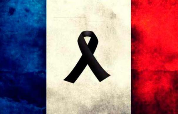 Las redes sociales se vuelcan con las víctimas de los atentados de París