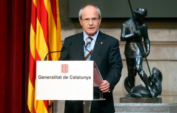Montilla ofrece diálogo al sector, pero no renunciará a normalizar el catalán