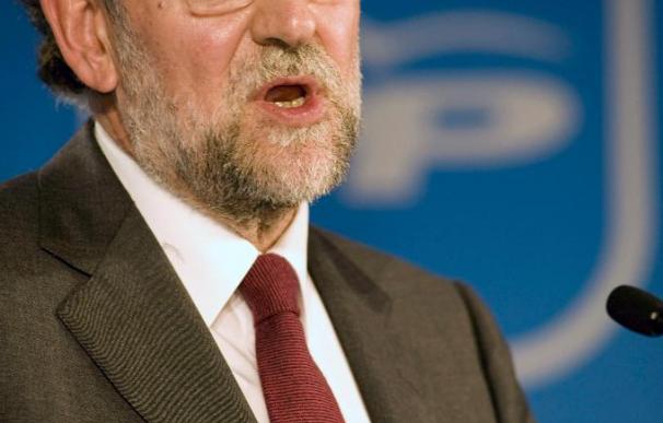 Rajoy dice que la operación de la Ertzaintza le reafirma en el pacto con el PSE