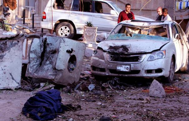 Cinco muertos y 20 heridos en un atentado suicida con coche-bomba en Bagdad