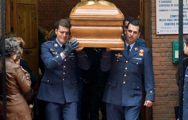 Enterrado el comandante del helicóptero 'Helimer 207' siniestrado en Almería