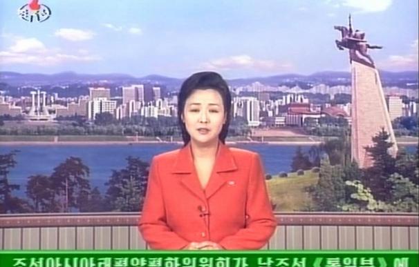 Pyongyang amenaza con una "guerra santa" a Seúl mientras acepta su ayuda