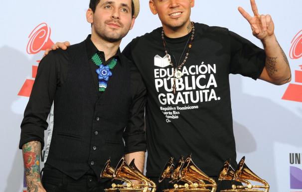 Calle 13 barre en los Grammy Latino y bate el récord de los premios