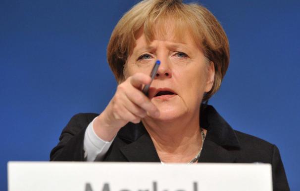 Merkel promete apoyo a los socios europeos en apuros a cambio de imponer disciplina