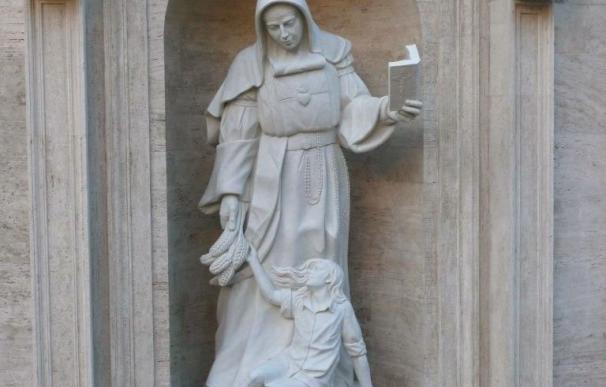 El Papa bendice la estatua de la santa cordobesa Rafaela Porras colocada en el Vaticano