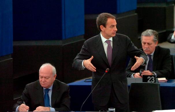 El PE anima a Zapatero a lanzarse al debate sobre el gobierno económico europeo