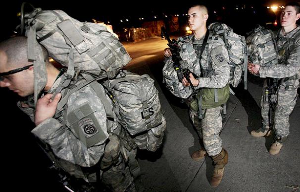 Paracaidistas estadounidenses de la división 82 de las Fuerzas Aéreas llegan al aeropuerto de Puerto Príncipe en Haití - EFE
