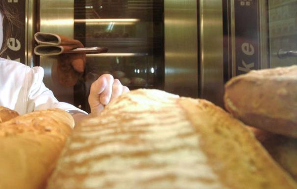 La mitad de los hogares españoles consume una barra de pan al día, según un estudio