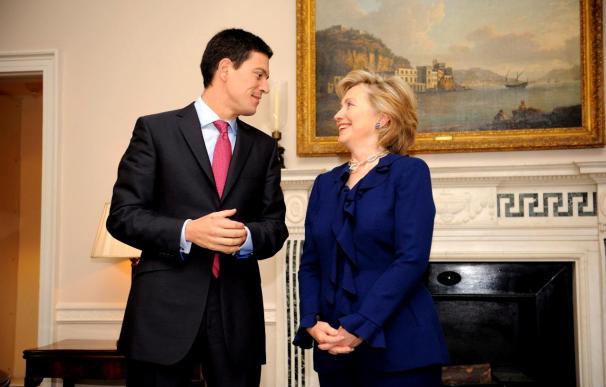 Clinton y Miliband preparan conferencia sobre Afganistán que acogerá Londres