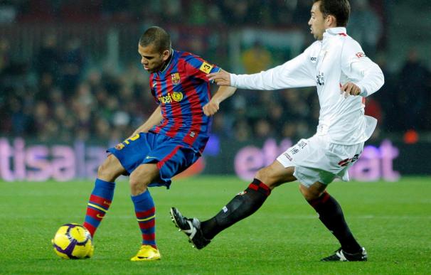 Alves, duda del Barcelona para jugar en Gijón