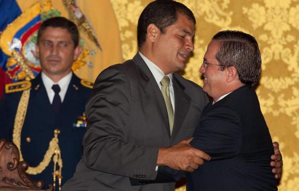 Asumen el cargo tres nuevos ministros en Ecuador, entre ellos el canciller