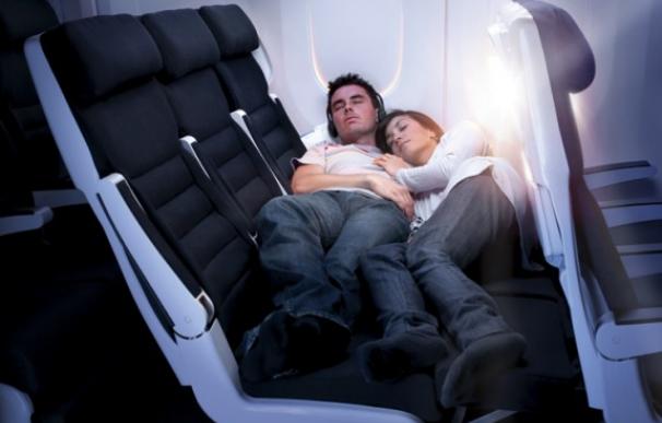 'Air New Zealand' lanza una propuesta para que los viajeros 'lowcost' puedan viajar tumbados.