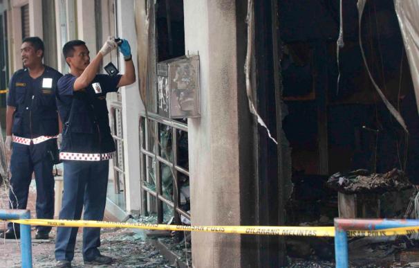 Atacan con bombas incendiarias otras dos iglesias cristianas en Malasia