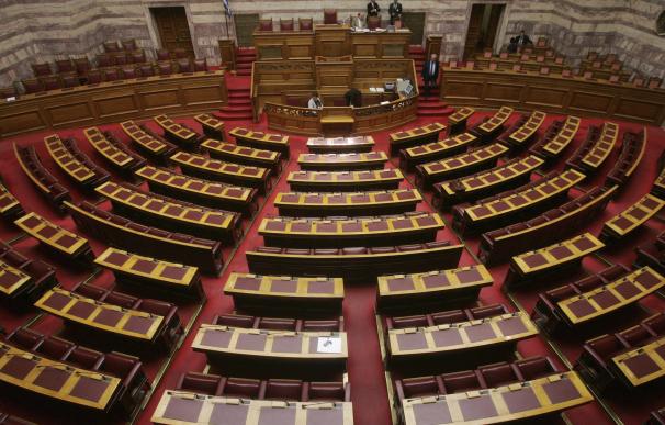 Comienza el debate sobre la moción de confianza al Gobierno griego