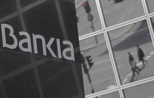 Un consejero independiente de Bankia invierte 420.000 euros en acciones y CoCos de la entidad