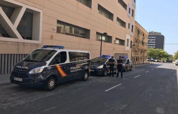 Un hombre de 71 años confiesa que mató a golpes a su pareja y se entrega a la Policía en Getafe