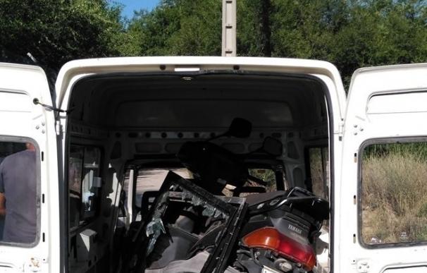 Detenido en Hortaleza un hombre que transportaba una motocicleta robada en una furgoneta