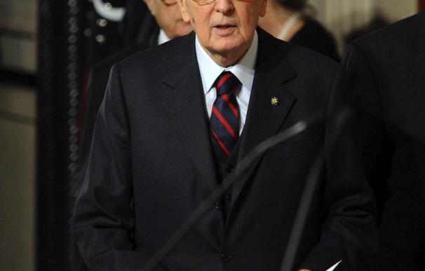 Napolitano asegura que Italia debe recuperar la confianza y evitar elecciones inmediatas