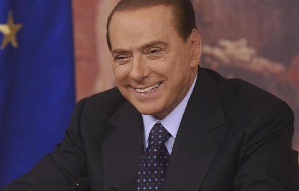 Berlusconi considera una "irresponsabilidad" provocar la caída de su gobierno