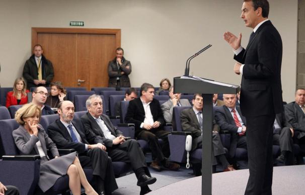 Zapatero dice que la reunión con los empresarios ha sido útil y positiva