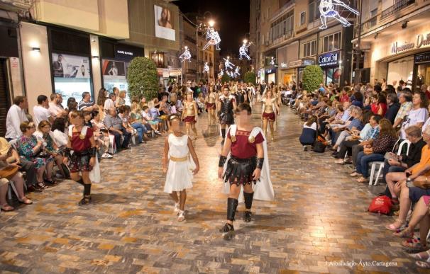Cartagena saca a licitación la instalación de sillas para los desfiles de Carthagineses y Romanos, Reyes y Carnaval