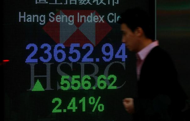 El índice Hang Seng sube 0,40% en la apertura, 98,20 puntos, hasta 24.598,81