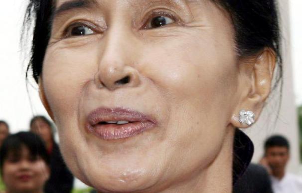 Los militares se afianzan en el poder a dos días de la liberación de Suu Kyi