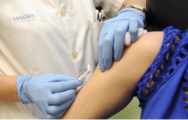 Junta adquiere 55.000 vacunas contra difteria, tétanos y tosferina para 43.944 niños y embarazadas por 900.000 euros