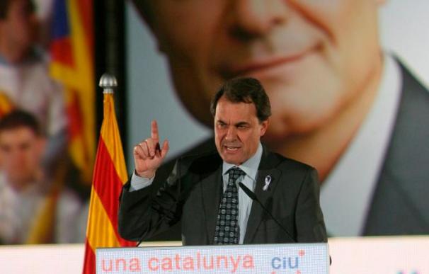 Mas solemniza su compromiso de "reconstruir" Cataluña como "nación plena"