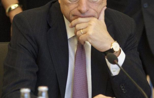 Draghi empieza su mandato al frente del BCE en un entorno escéptico