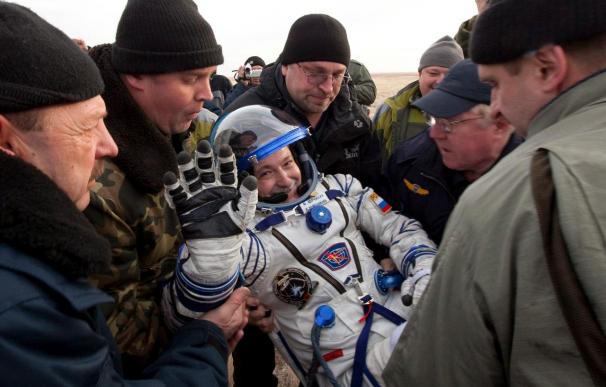 La Soyuz TMA-19, con tres tripulantes a bordo, aterriza sin contratiempos