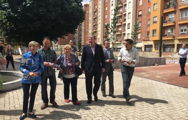 El Ayuntamiento de León invierte 67.000 euros en la renovación y mejora de los espacios verdes de San Mamés y Pizarro