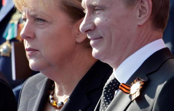 Merkel y Putin abordan cuestiones económicas y energéticas