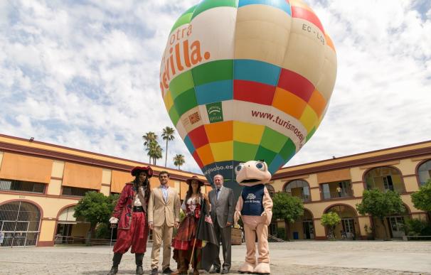 El globo de la campaña "Hay otra Sevilla" vuelve este verano a Marbella, Rota, Punta o Matalascañas