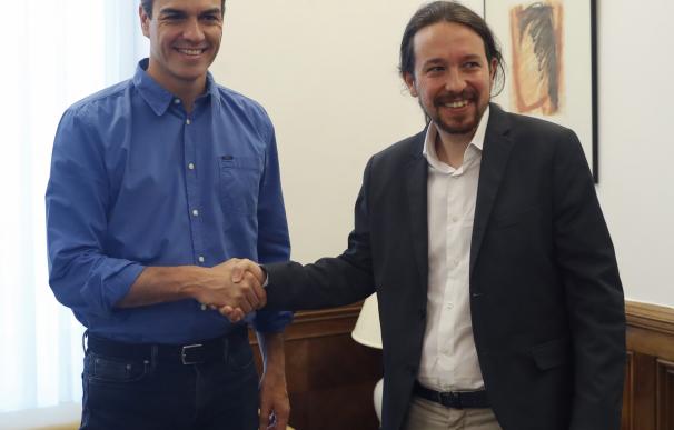 Sánchez e Iglesias inician su 'reconciliación' sin tener un horizonte claro