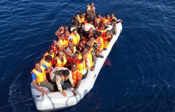 Llegan a las costas andaluzas este sábado más de 230 personas rescatadas de seis pateras