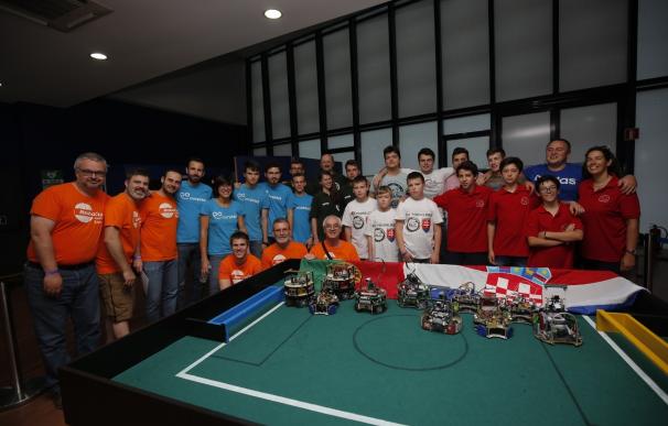 Croacia gana la competición de fútbol con robots de #Imperdible_02