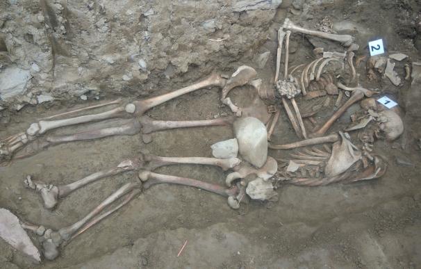 Exhumados los restos de dos presos de la fuga de Ezkaba en una fosa en Lintzoain