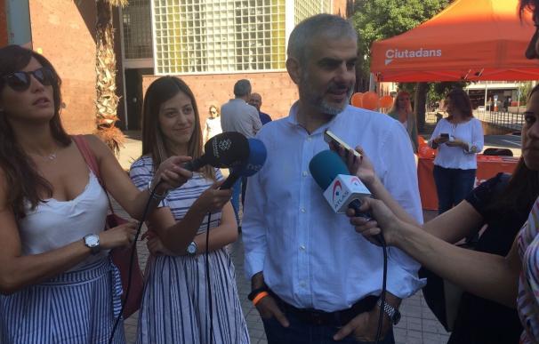 Carrizosa (Cs) acusa a Puigdemont y Junqueras de escudarse tras la gente