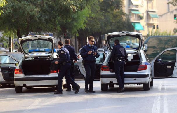 Explosión controlada de un paquete destinado a la embajada francesa en Atenas