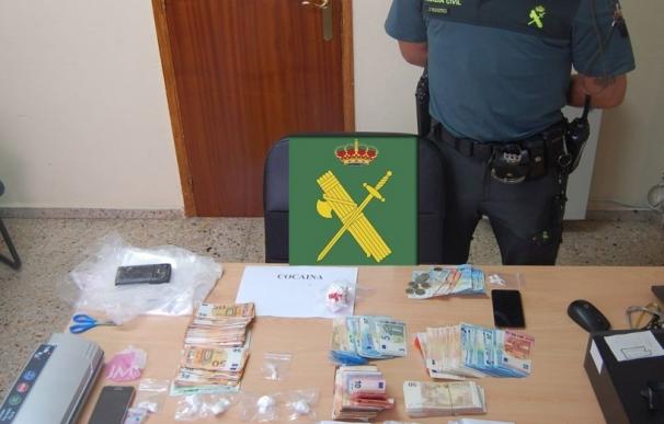 Detenidas dos personas y desmantelado un punto de distribución de drogas en Pontecesures (Pontevedra)