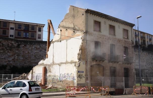 El proceso de liberación de la muralla medieval de Zamora da un paso más con el derribo de un nuevo inmueble