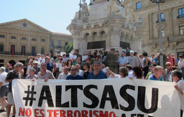 Familiares de los detenidos de Alsasua critican su "dispersión" y afirman que "nuestros hijos no son terroristas"