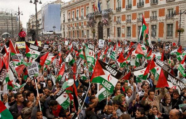 Miles de personas piden firmeza al Gobierno y que se reconcilie con los saharauis