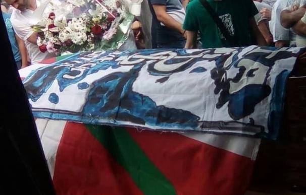 Covite denuncia a familiares de Gogeaskoetxea por enterrar al padre de familia envuelto en una bandera de ETA