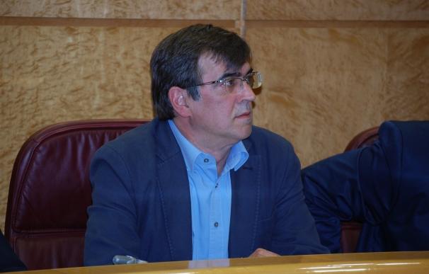 El senador socialista Francesc Antich permanece ingresado aunque en buen estado, tras sufrir un infarto