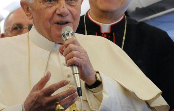 El Papa convoca al colegio cardenalicio para tratar los casos de pederastia