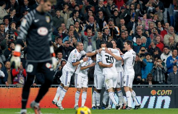 2-0. El Real Madrid impone su fuerza en un derbi que pierde sabor