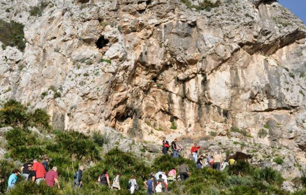 Hallan restos de moluscos con 250.000 años de antigüedad en una cueva en Ceuta