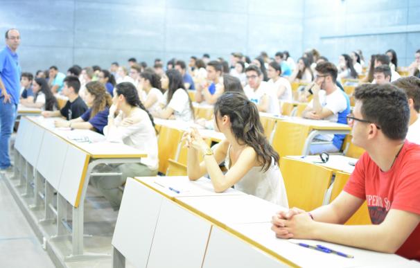 Varias instituciones piden que el profesorado universitario español sea contratado y no funcionario para atraer talento